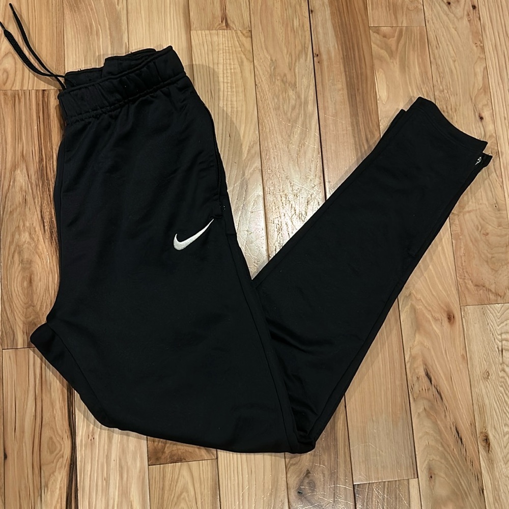 Nike Dri-Fit warm up pants. Boys XL